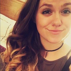 Meet your Posher, Alyssa